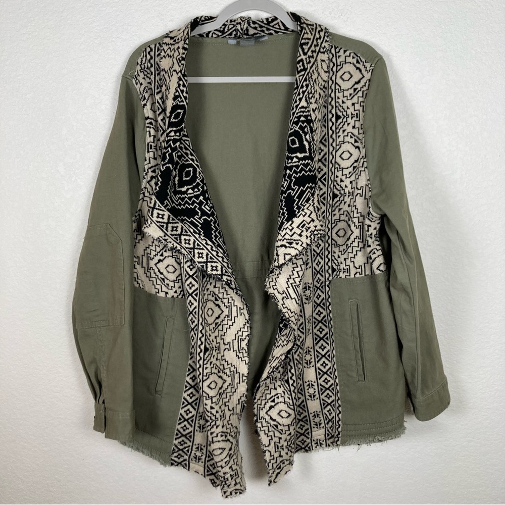 Natural Reflections Women size L army green woven fabric w/black and white knit